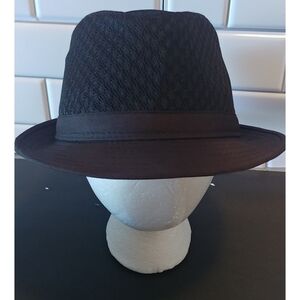 Black‎ Fedora